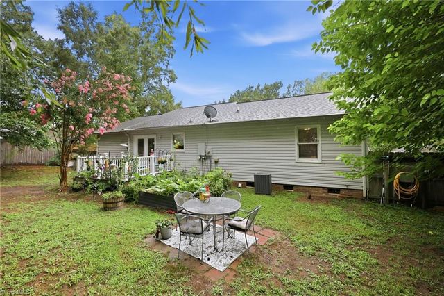 104 Sam Kinley Drive, Thomasville, NC 27360