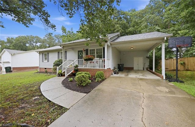 104 Sam Kinley Drive, Thomasville, NC 27360