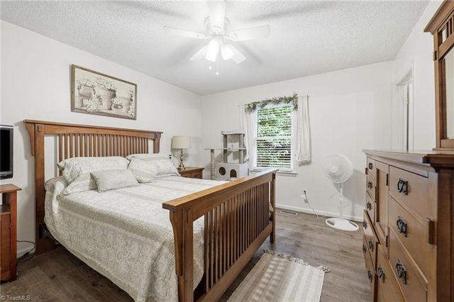 104 Sam Kinley Drive, Thomasville, NC 27360