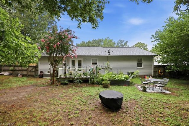 104 Sam Kinley Drive, Thomasville, NC 27360