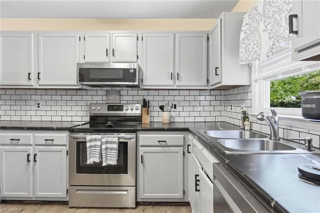 104 Sam Kinley Drive, Thomasville, NC 27360