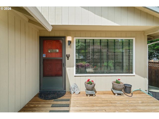 810 McVey Ave, Lake Oswego, OR 97034
