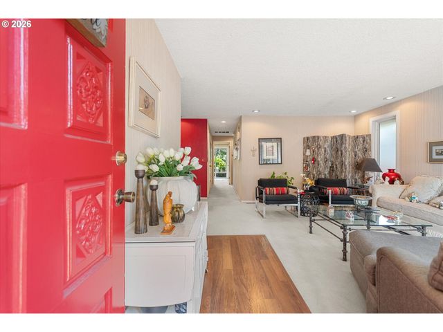 810 McVey Ave, Lake Oswego, OR 97034