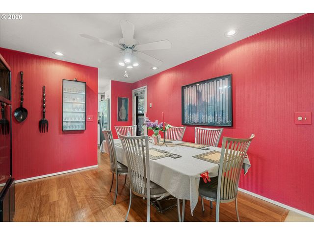 810 McVey Ave, Lake Oswego, OR 97034
