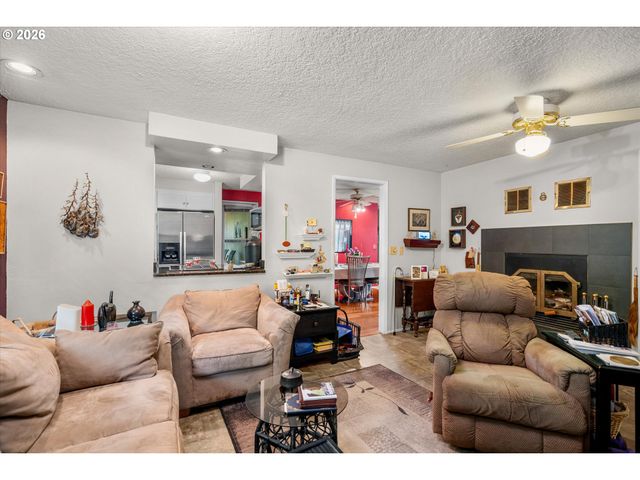 810 McVey Ave, Lake Oswego, OR 97034