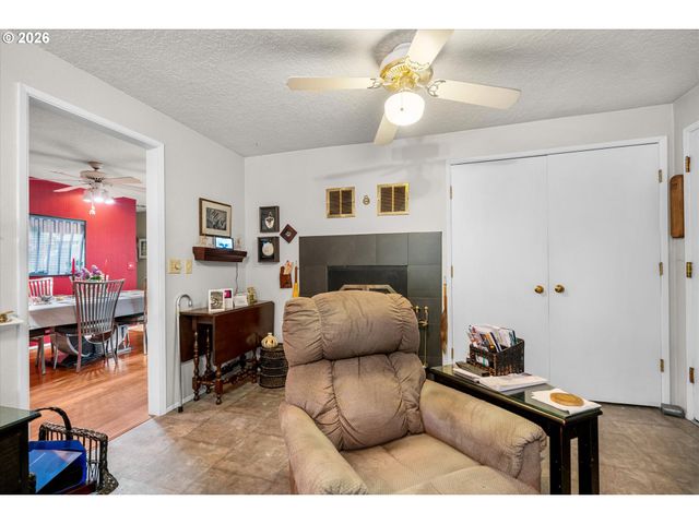 810 McVey Ave, Lake Oswego, OR 97034