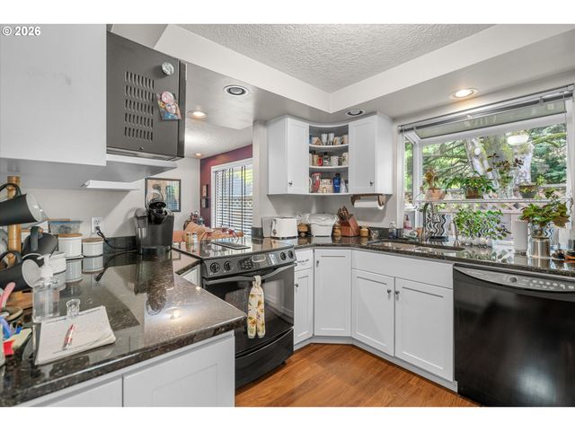810 McVey Ave, Lake Oswego, OR 97034