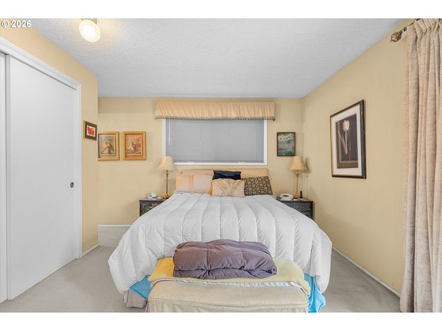 810 McVey Ave, Lake Oswego, OR 97034