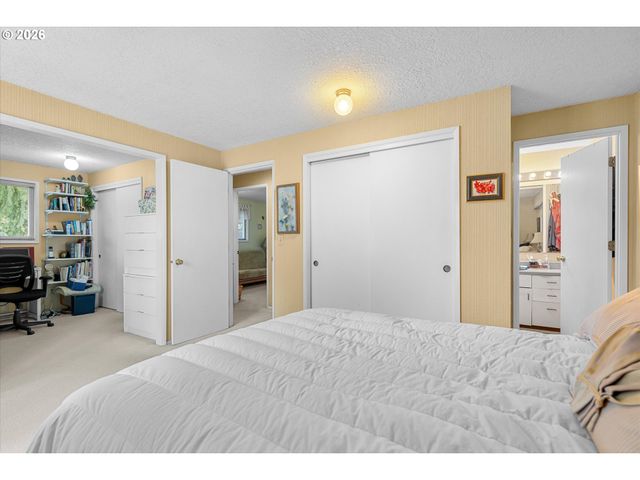 810 McVey Ave, Lake Oswego, OR 97034
