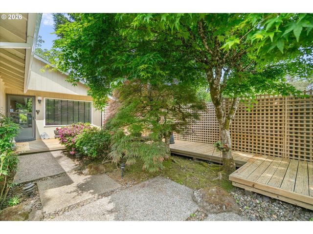 810 McVey Ave, Lake Oswego, OR 97034