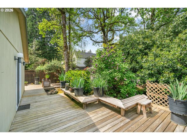 810 McVey Ave, Lake Oswego, OR 97034