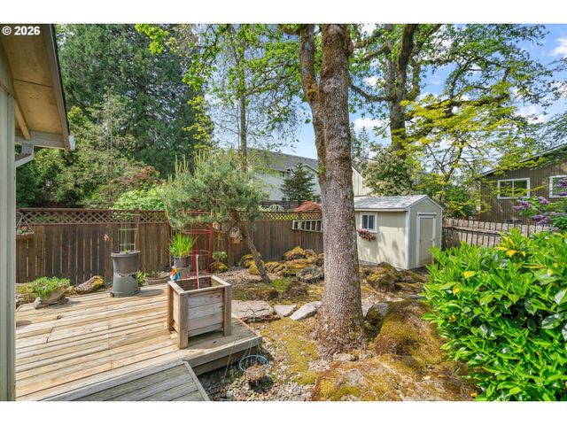 810 McVey Ave, Lake Oswego, OR 97034