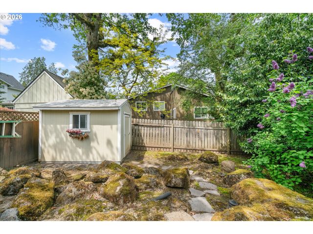 810 McVey Ave, Lake Oswego, OR 97034