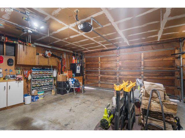 810 McVey Ave, Lake Oswego, OR 97034