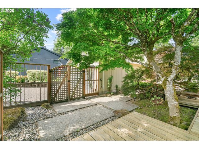 810 McVey Ave, Lake Oswego, OR 97034