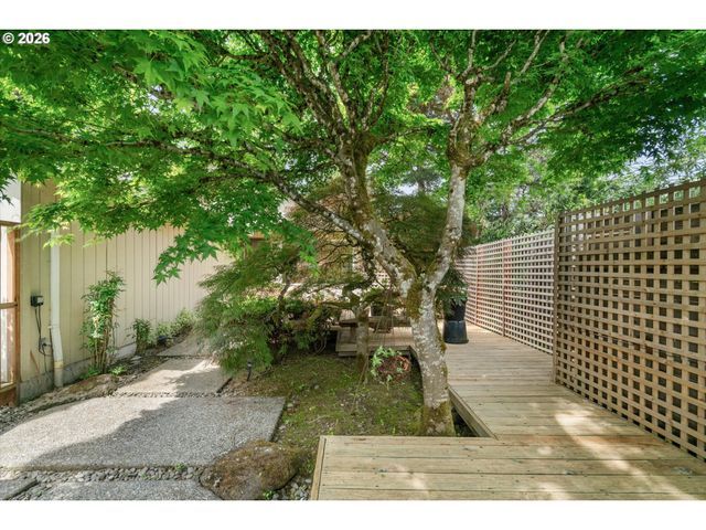 810 McVey Ave, Lake Oswego, OR 97034