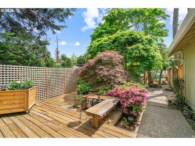 810 McVey Ave, Lake Oswego, OR 97034