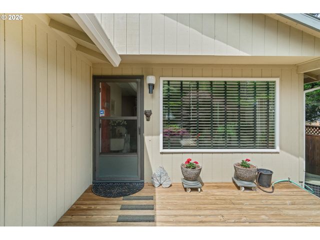 810 McVey Ave, Lake Oswego, OR 97034