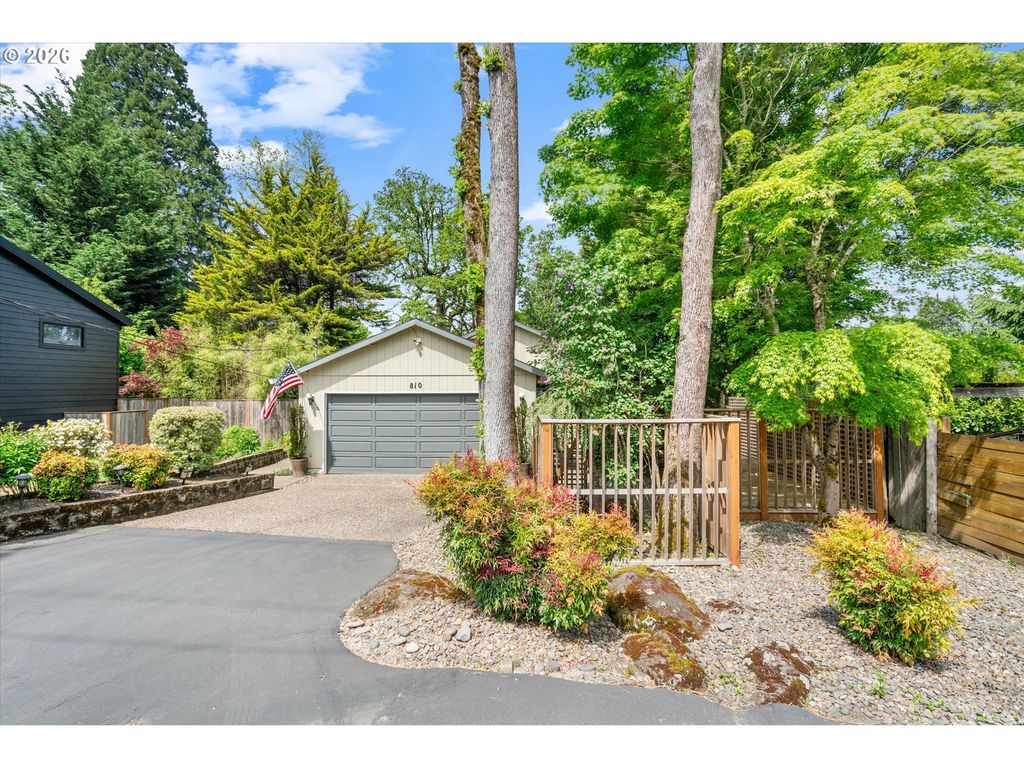 810 McVey Ave, Lake Oswego, OR 97034