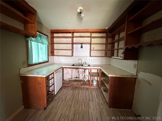 131 N 44TH West Avenue, Tulsa, OK 74127