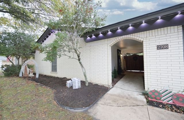 2708 Foxcroft Circle, Denton, TX 76209