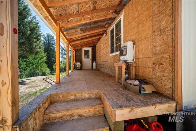 35 Ridgetop Dr, Boise, ID 83716