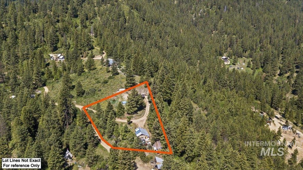 35 Ridgetop Dr, Boise, ID 83716