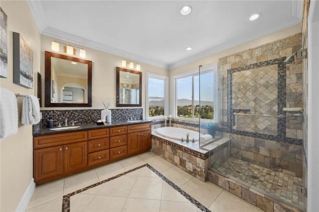 3209 Crystal Ridge Circle, Corona, CA 92882