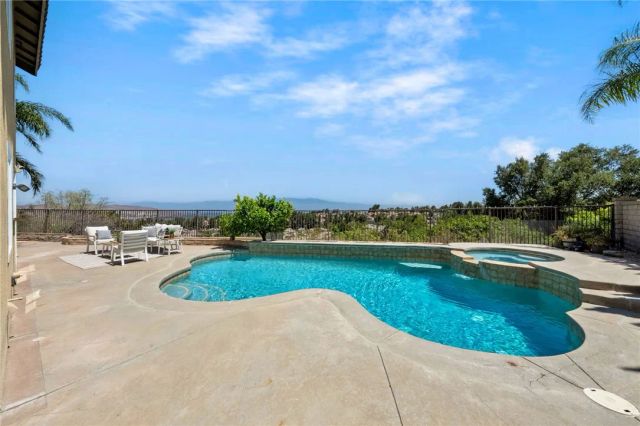 3209 Crystal Ridge Circle, Corona, CA 92882