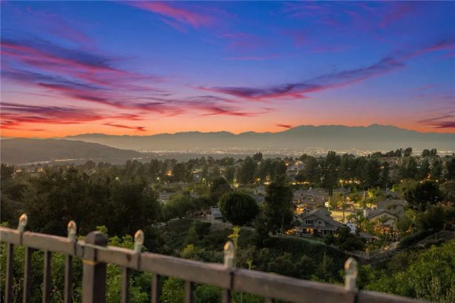 3209 Crystal Ridge Circle, Corona, CA 92882