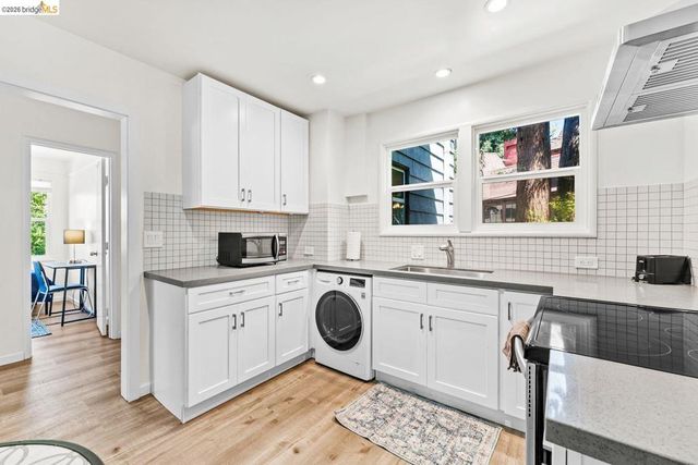 2713 Ridge Rd, Berkeley, CA 94709