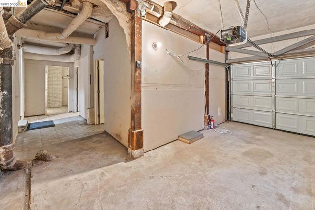 2713 Ridge Rd, Berkeley, CA 94709