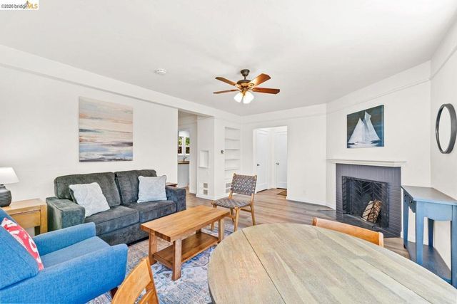2713 Ridge Rd, Berkeley, CA 94709