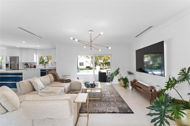 1071 NE 83rd St, Miami, FL 33138