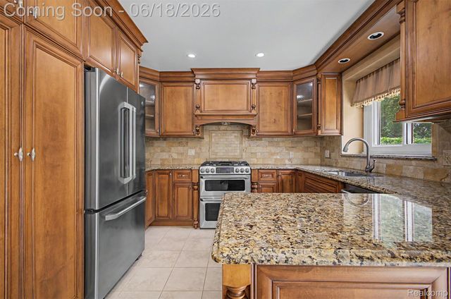 24024 Devonshire Drive, Novi, MI 48374