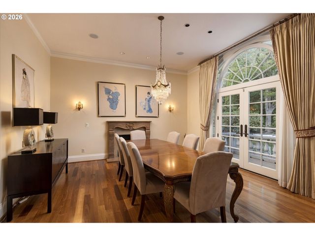 1677 LESLIE Ln, Lake Oswego, OR 97034