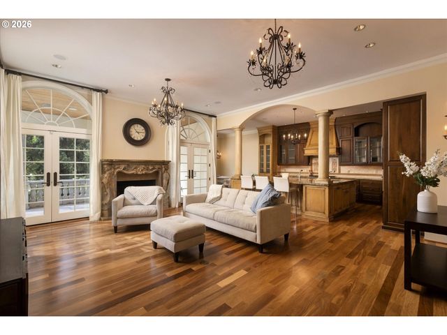 1677 LESLIE Ln, Lake Oswego, OR 97034