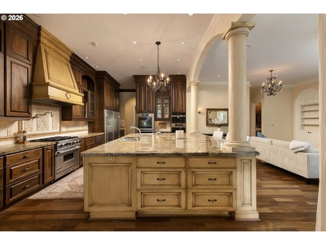 1677 LESLIE Ln, Lake Oswego, OR 97034