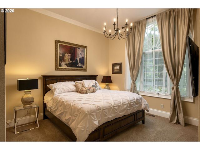 1677 LESLIE Ln, Lake Oswego, OR 97034