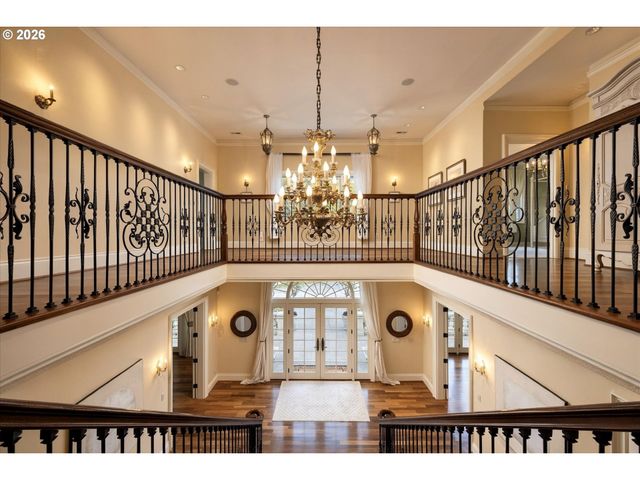 1677 LESLIE Ln, Lake Oswego, OR 97034