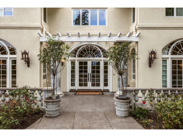 1677 LESLIE Ln, Lake Oswego, OR 97034