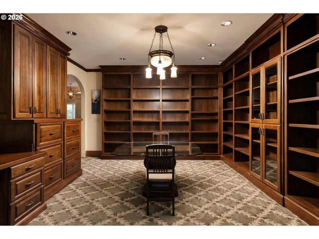 1677 LESLIE Ln, Lake Oswego, OR 97034
