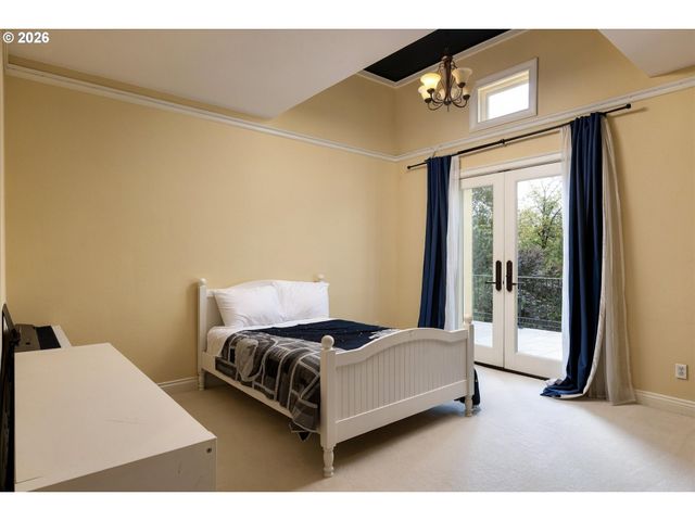 1677 LESLIE Ln, Lake Oswego, OR 97034