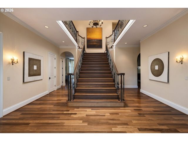 1677 LESLIE Ln, Lake Oswego, OR 97034