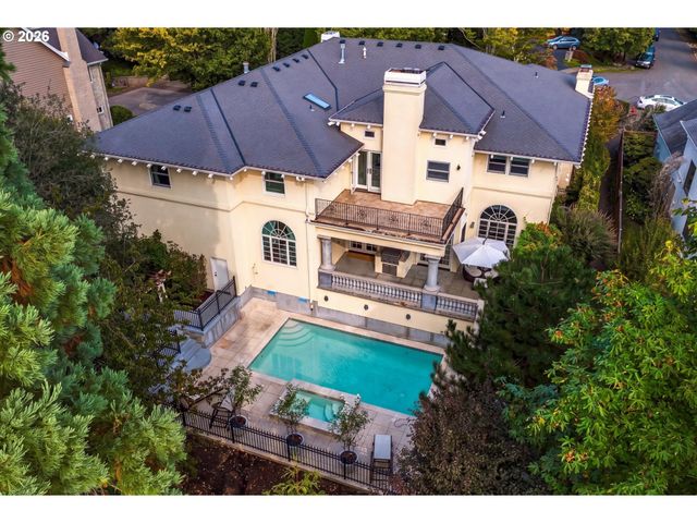 1677 LESLIE Ln, Lake Oswego, OR 97034