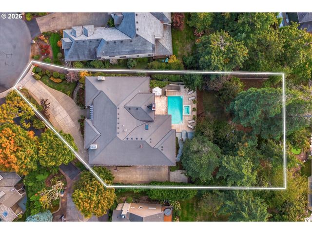 1677 LESLIE Ln, Lake Oswego, OR 97034