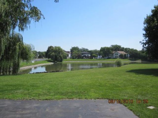 320 Inverrary Lane, Deerfield, IL 60015