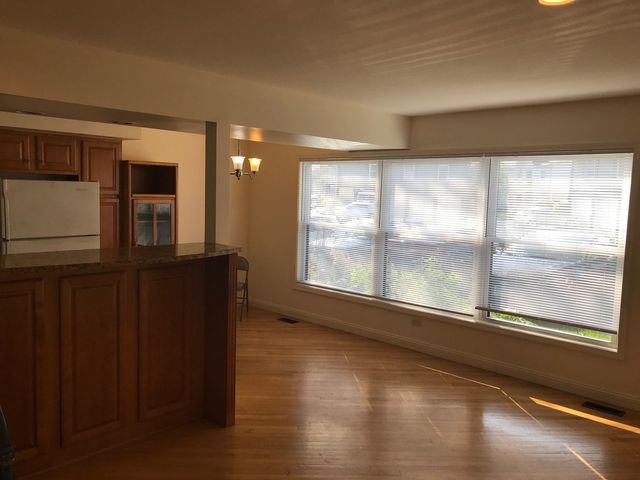 320 Inverrary Lane, Deerfield, IL 60015