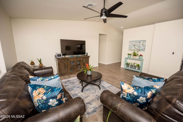 1100 Mako Court, Rio Rico, AZ 85648