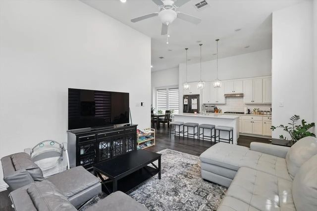 222 Woodson Street, Irving, TX 75063